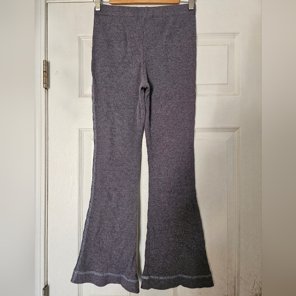 Almost Famous Women's Blue Grey Flare Leg Thermal Leggings Size Medium - Picture 2 of 3